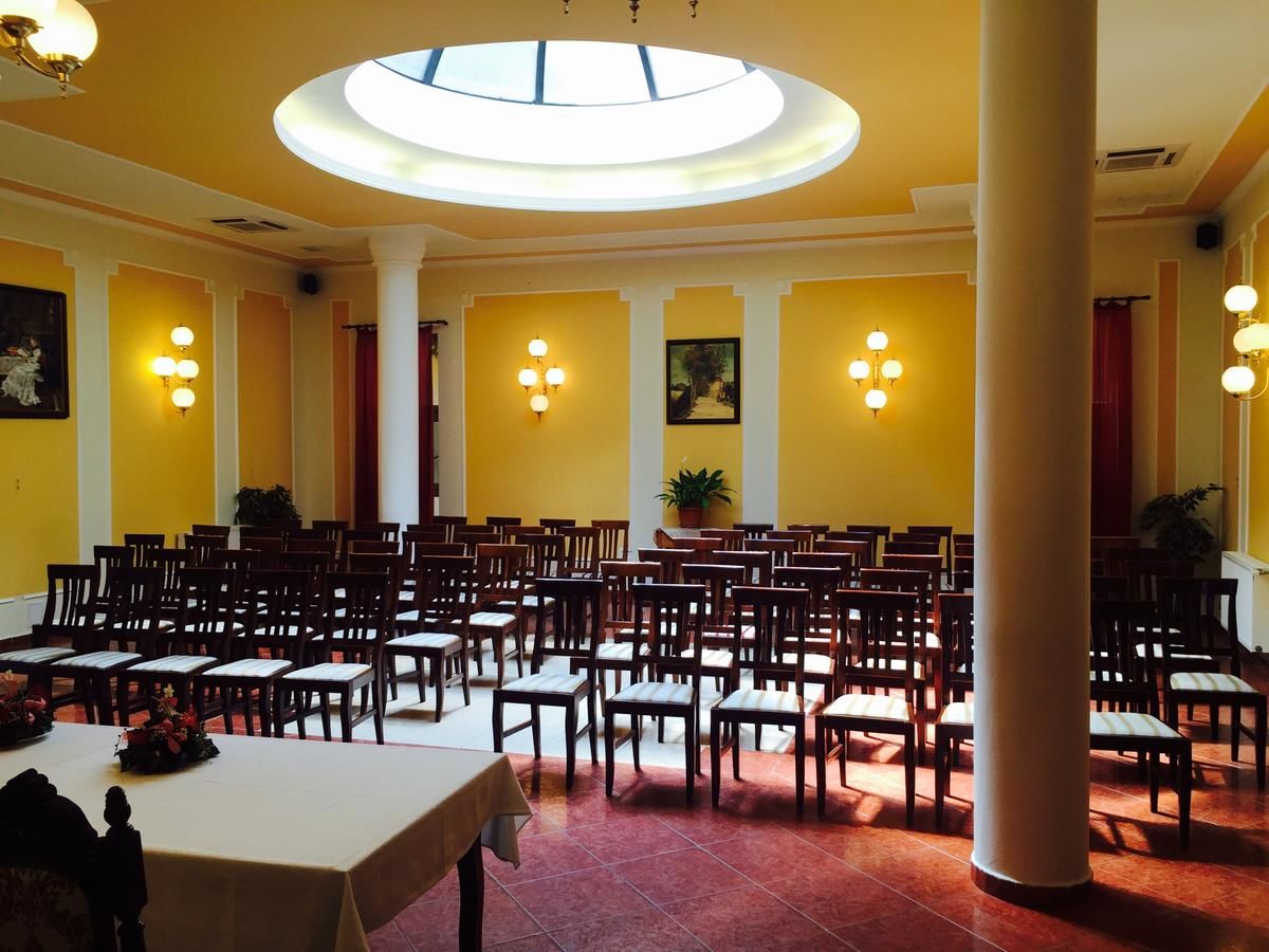 Отель Hotel Astoria Сату-Маре